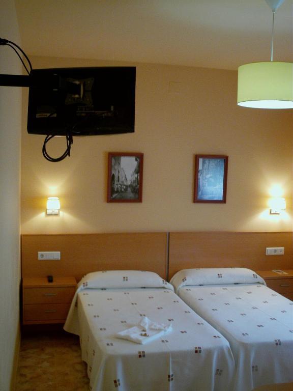 Hotel Mont-Roig ภายนอก รูปภาพ
